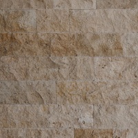 Плитка из травертина Classic Light Split Face 2.1х15см х FL (свободная длина), бежевая с колотой поверхностью Standart