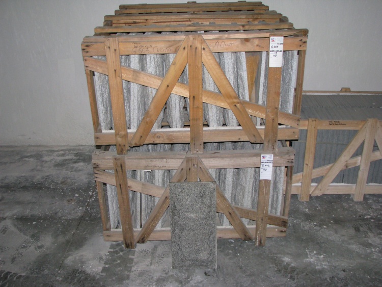 Плитка гранітна G603 Light Grey 600x300x20 + 30 Скеля