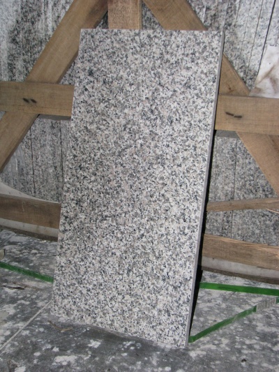 Плитка гранитная G623 Silver Grey 600х300х20 мм Полированная
