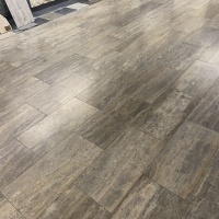 Плитка из травертина Silver vein cut Filled and Honed 1,2х30,5х61 см, серая матовая заполненная шлифованная Export
