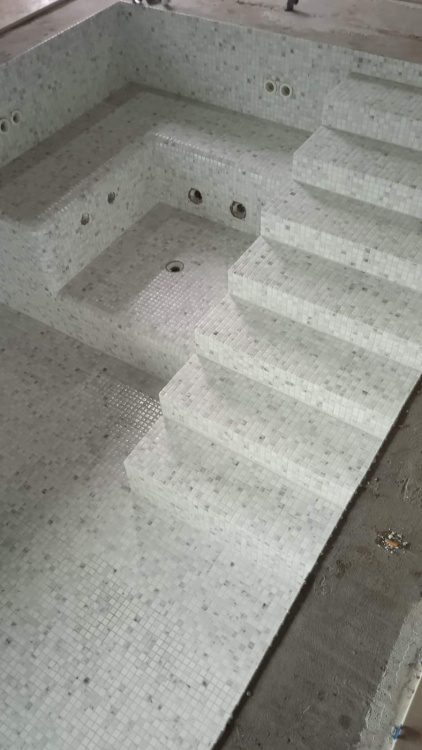 Мозаїка скляна Statuario white AquaMo