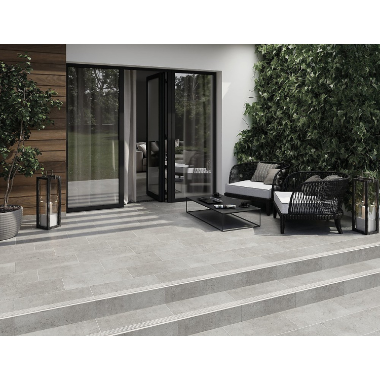 Сходинка з керамограніту Highbrook Light Grey Steptread світло-сіра 8x598x298 мм