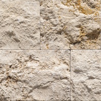 Плитка из травертина Light Split Face and Tumbled 2.1х30,5см х FL (свободная длина), Скала бежевая с колотой состаренной поверхностью Export