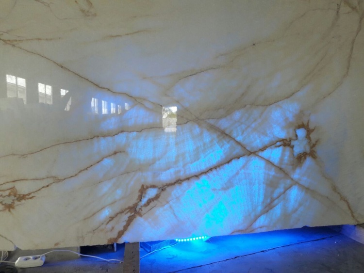 ONYX JADE LIGHT Слэб оникса (сляб) 18мм