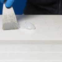 Клей полиэфирный Tenax Thassos T прозрачный 1 л, опалесцирующий жаростойкий для белого камня, агломерата, кварца