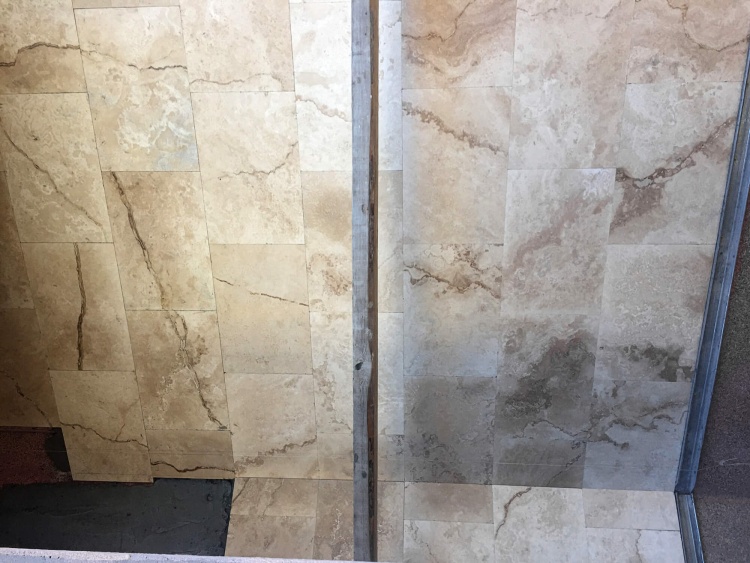 Плитка з травертину Light Filled and Honed 1,2х30,5х45,7 см, бежева матова заповнена шліфована Standart 2-nd ch.
