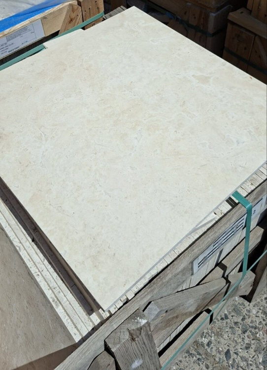 Плитка із травертину Light Filled and Honed 1,2х61х61 см, бежева матова заповнена шліфована Export