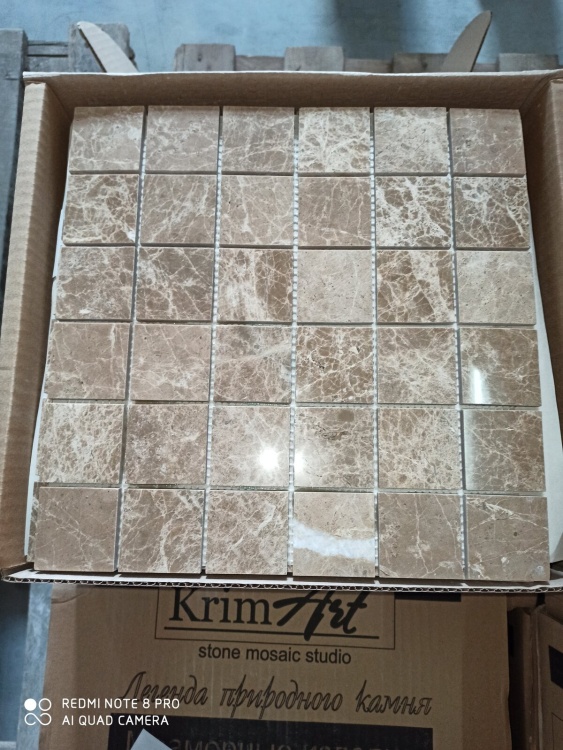 Мозаїка з мармуру Полірована МКР-3П (47x47) Emperador Light